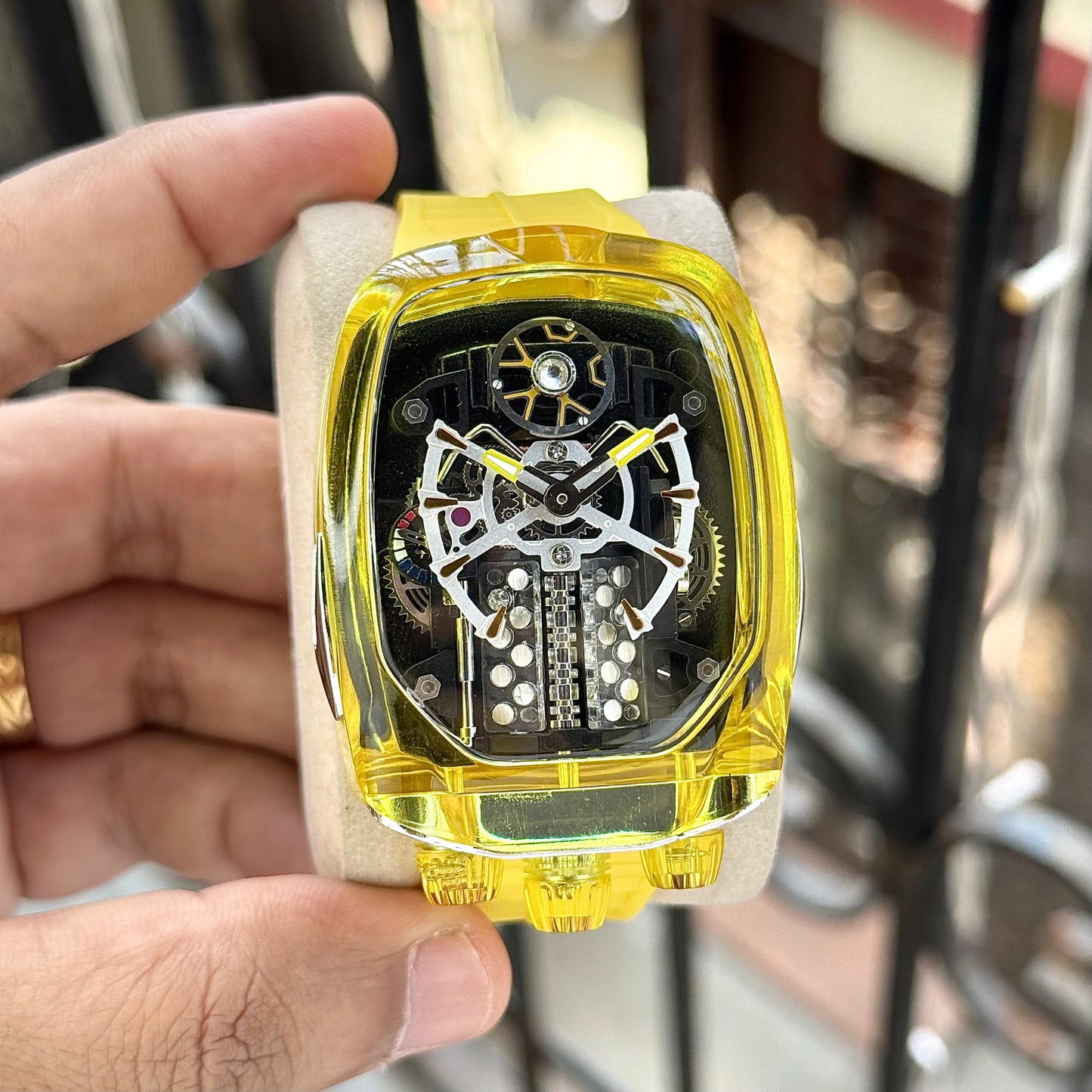 BUGATTI CHIRON ENGINE ON YOUR WRIST!