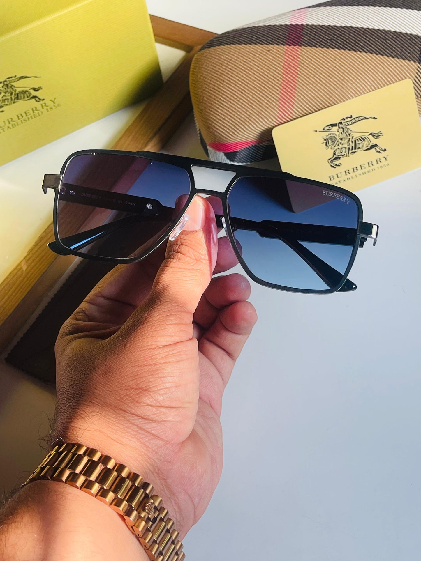 Burberry metal shades