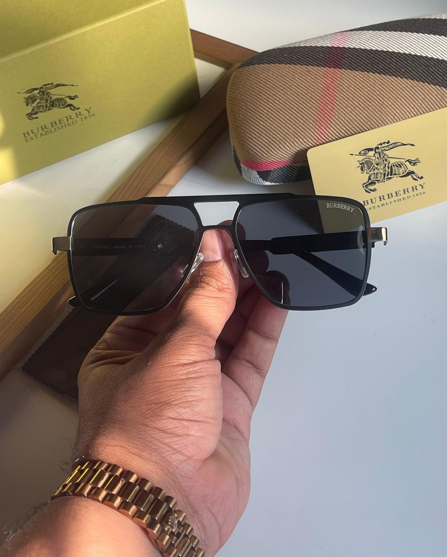 Burberry metal shades