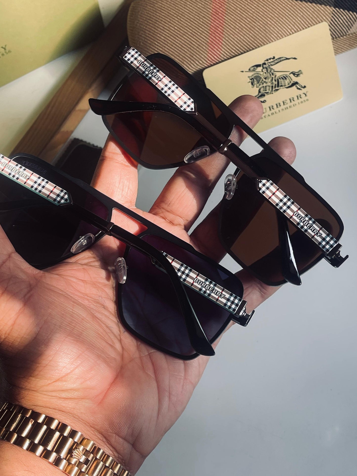 Burberry metal shades